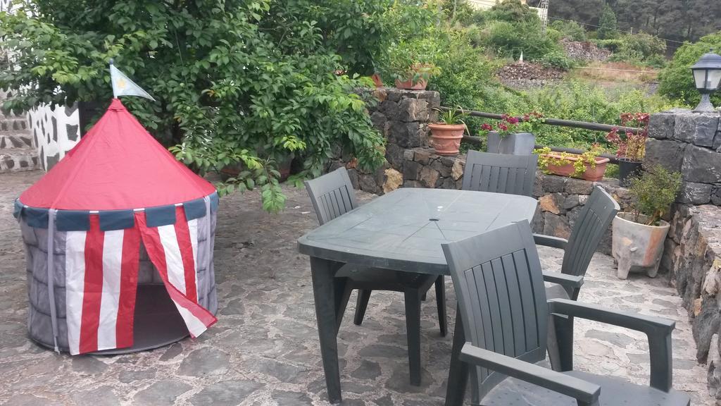 Casa Canaria La Moncloa Villa Icod De Los Vinos Ruang foto